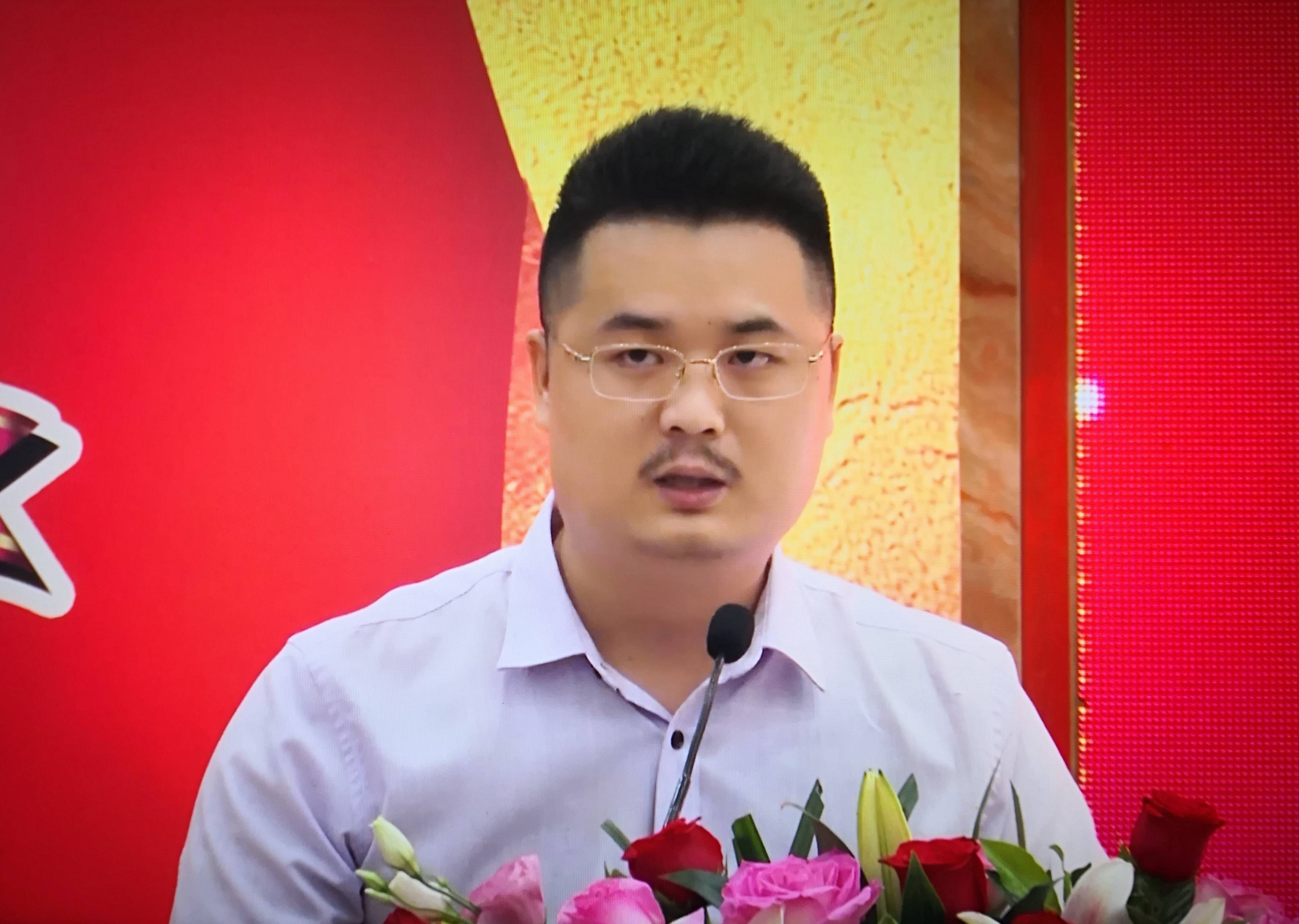 佛山市湖南省衡阳市商会成立,周争鸣为八家发起注册单位之一,当选常务