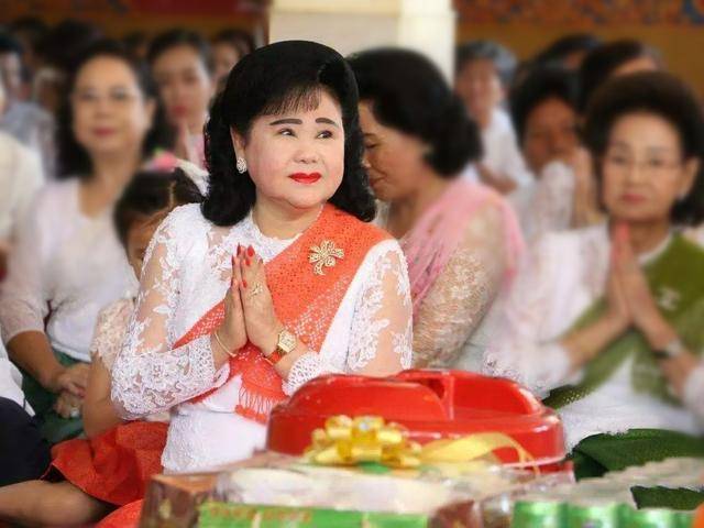 33岁出任柬埔寨首相,华裔洪森自称"中国女婿",准备干到90岁再退休