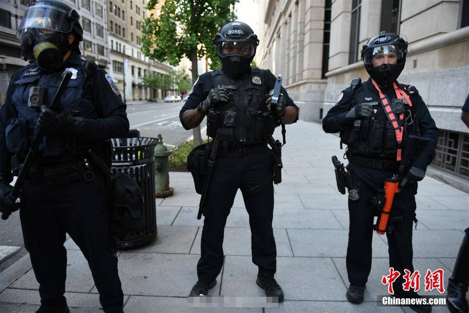 美国华盛顿立法禁止警方使用催泪瓦斯