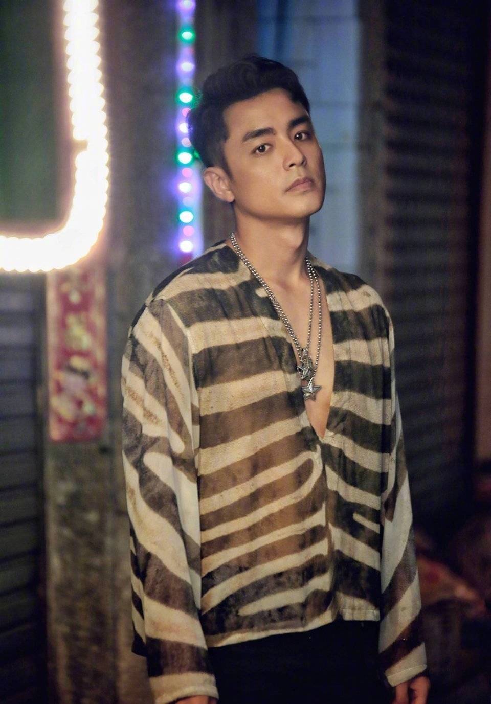 原创明道晋升奶爸行列,一家人首次现身,老婆身份被扒,疑似隐婚生子