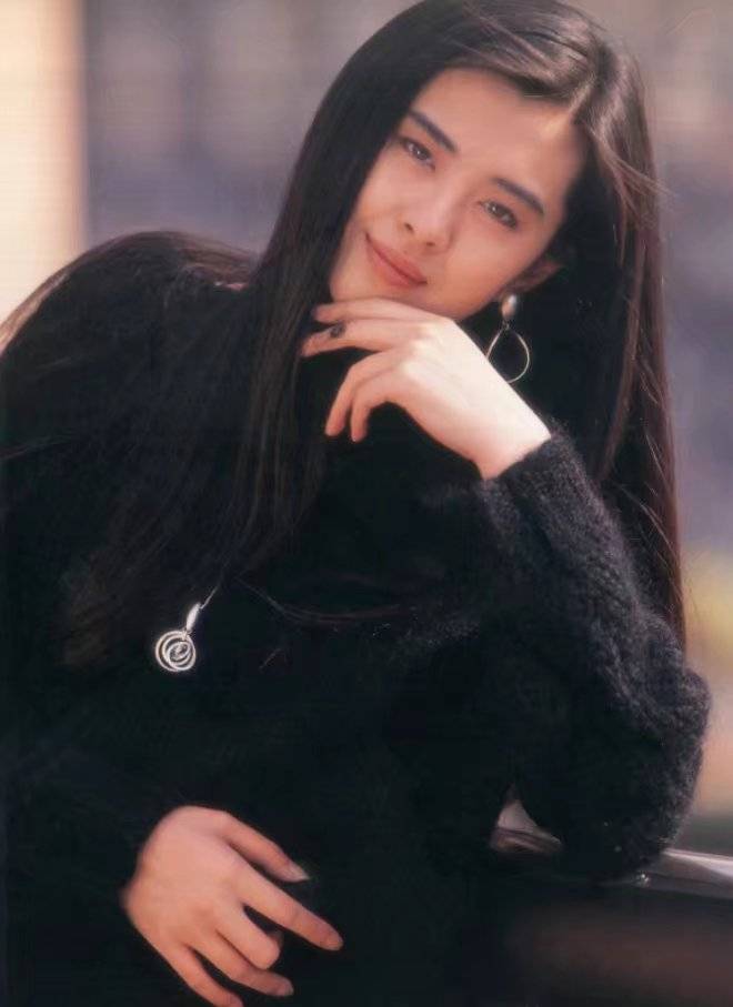 原创王祖贤对韩圈影响力有多大?年轻旧照被疯传,这才是真正的"模板"