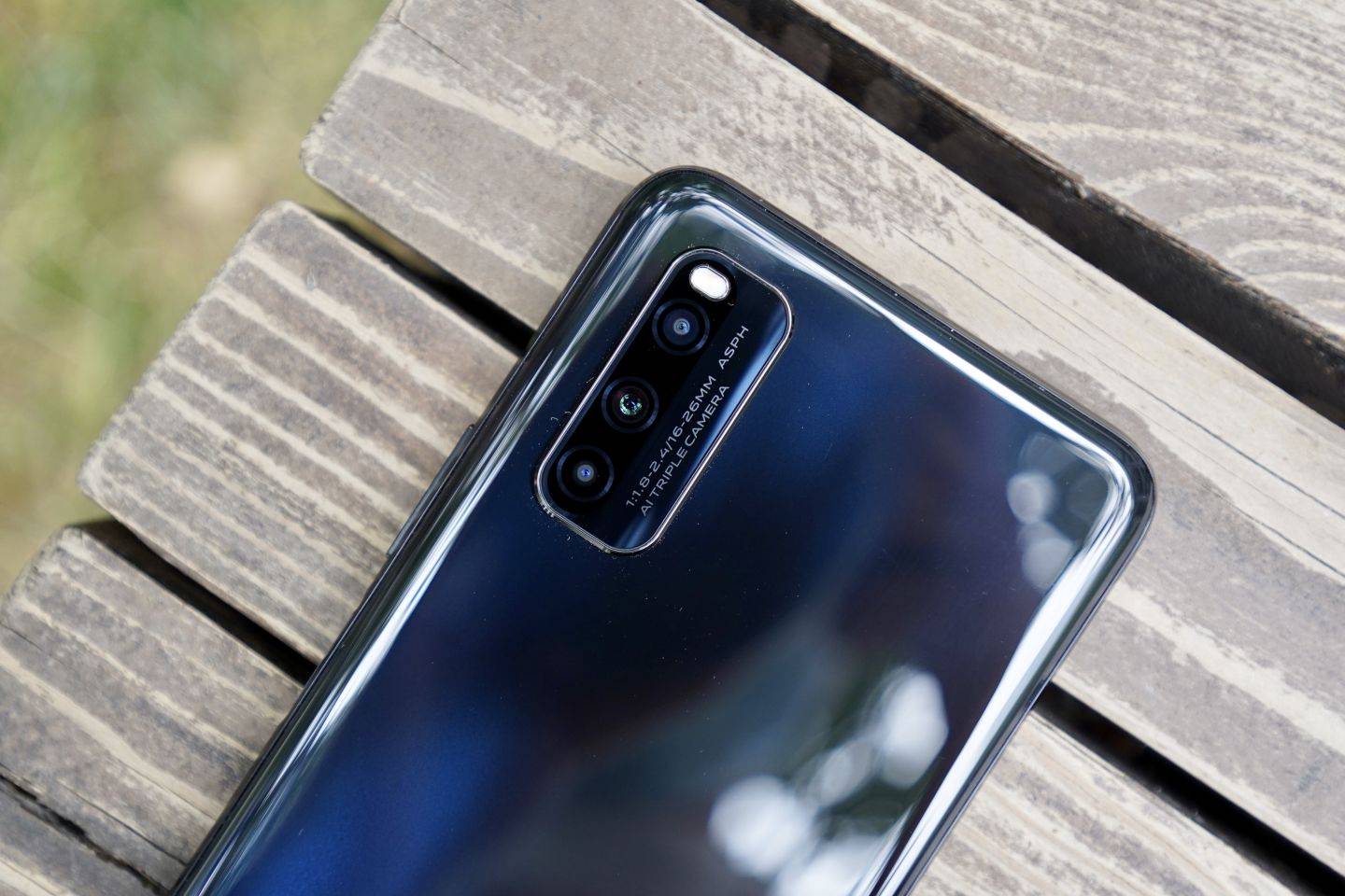 原创中高端5g手机搅局者,首发天玑1000plus的iqoo z1上手实测