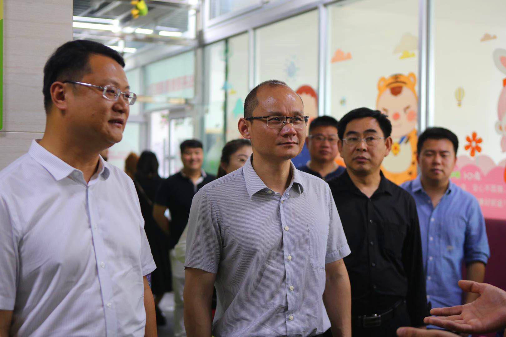 徐州市商务局副局长季华等领导考察雷氏普爱母婴家政产业园区