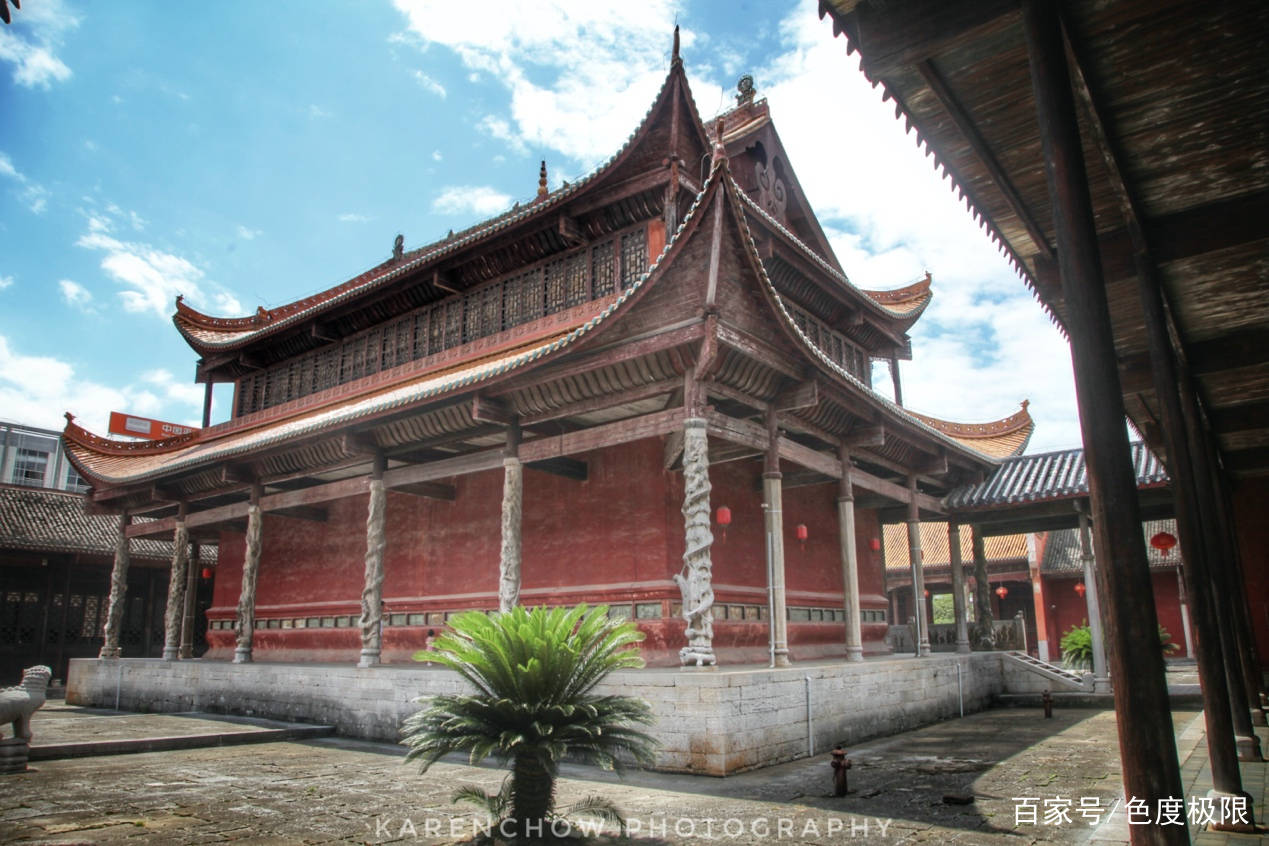 因为是短途游只背了小背包的我索性就直奔景点,宁远文庙就在水粉店