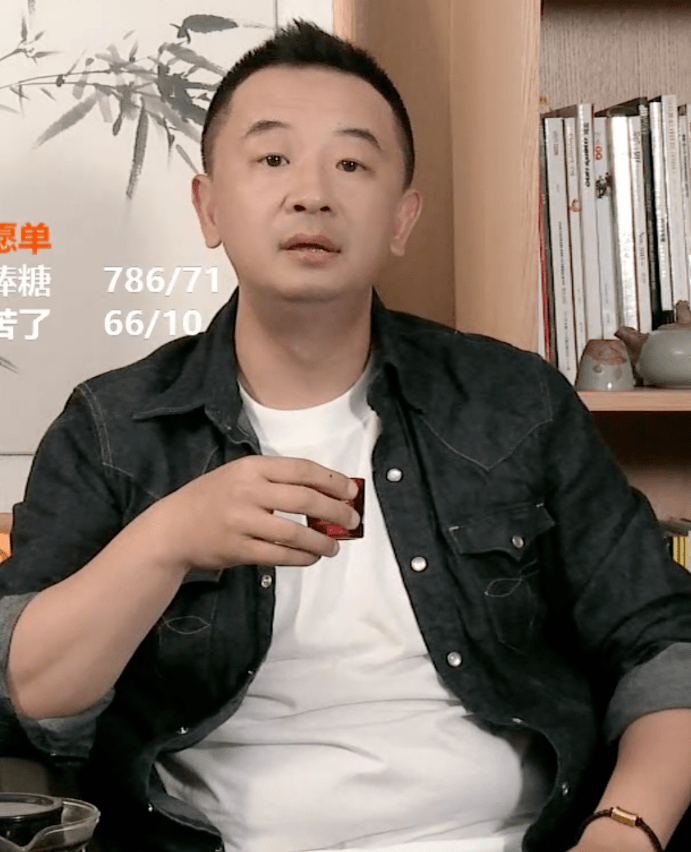 6年前嫖娼被抓的黄海波转行做直播镜头中发福一脸憨厚为复出煞费苦心