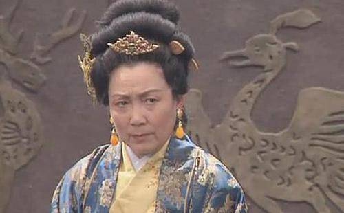 原创三国因为这两个蠢女人,吕布和孙权真被坑死了!