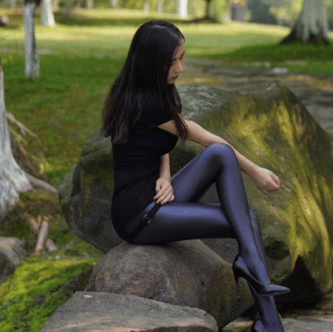 摄影:谁能告诉我,这位少妇穿的是一条什么裤子?