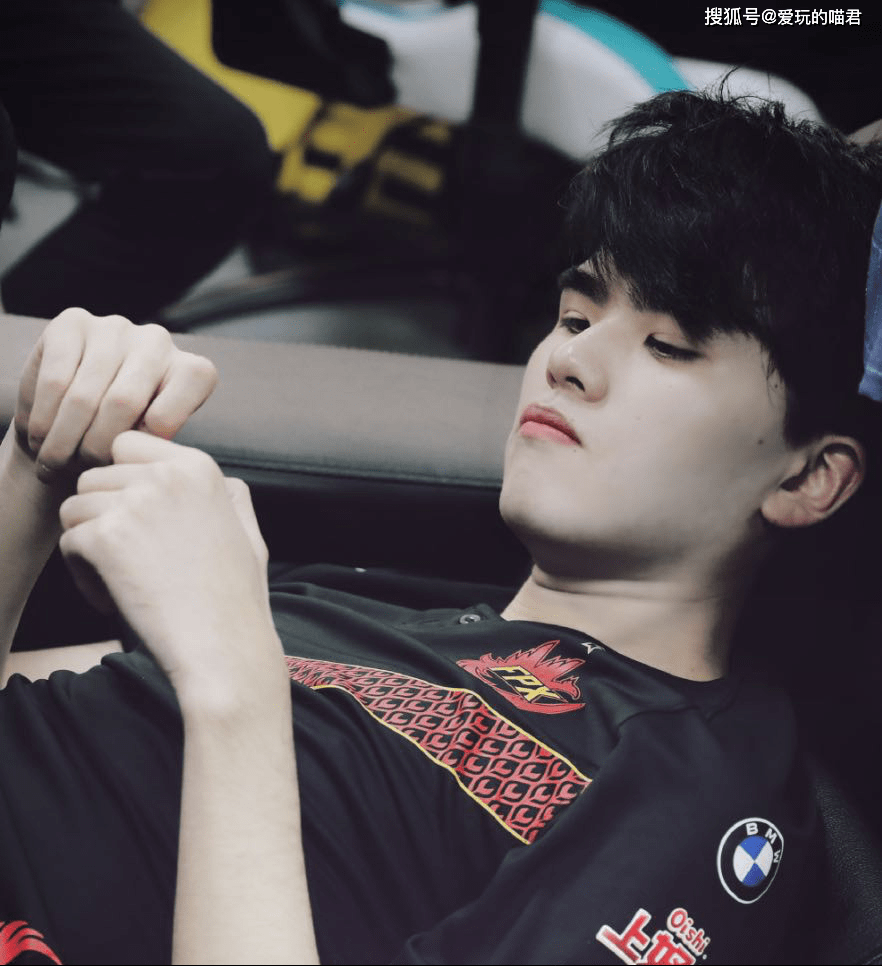 fpxad选手林伟翔女友被媒体找到意大利留学生典型白富美