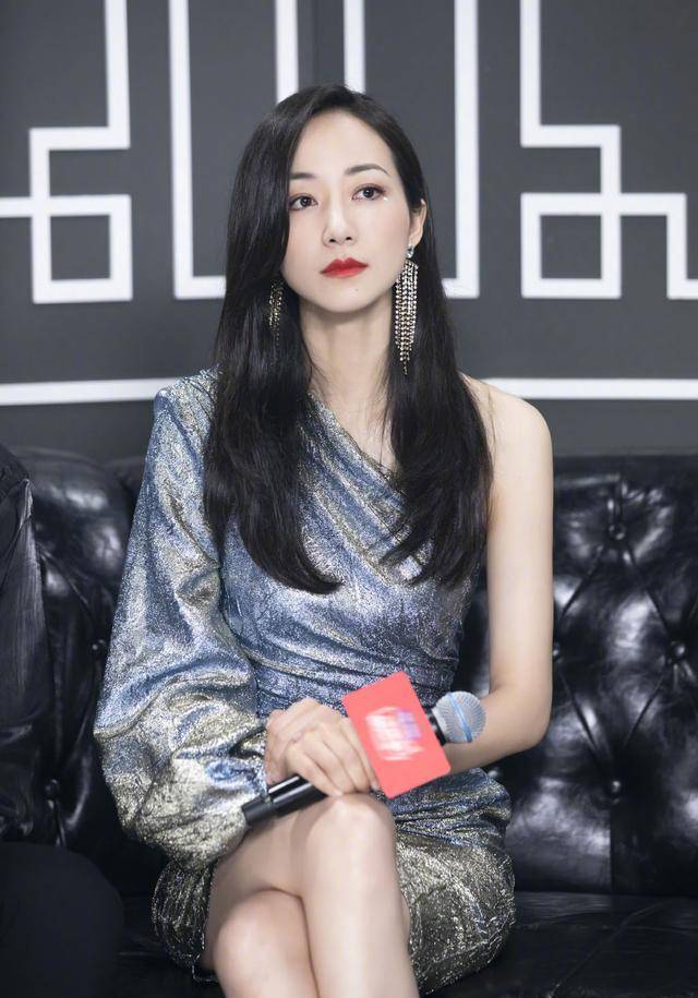 韩雪银色短裙性感