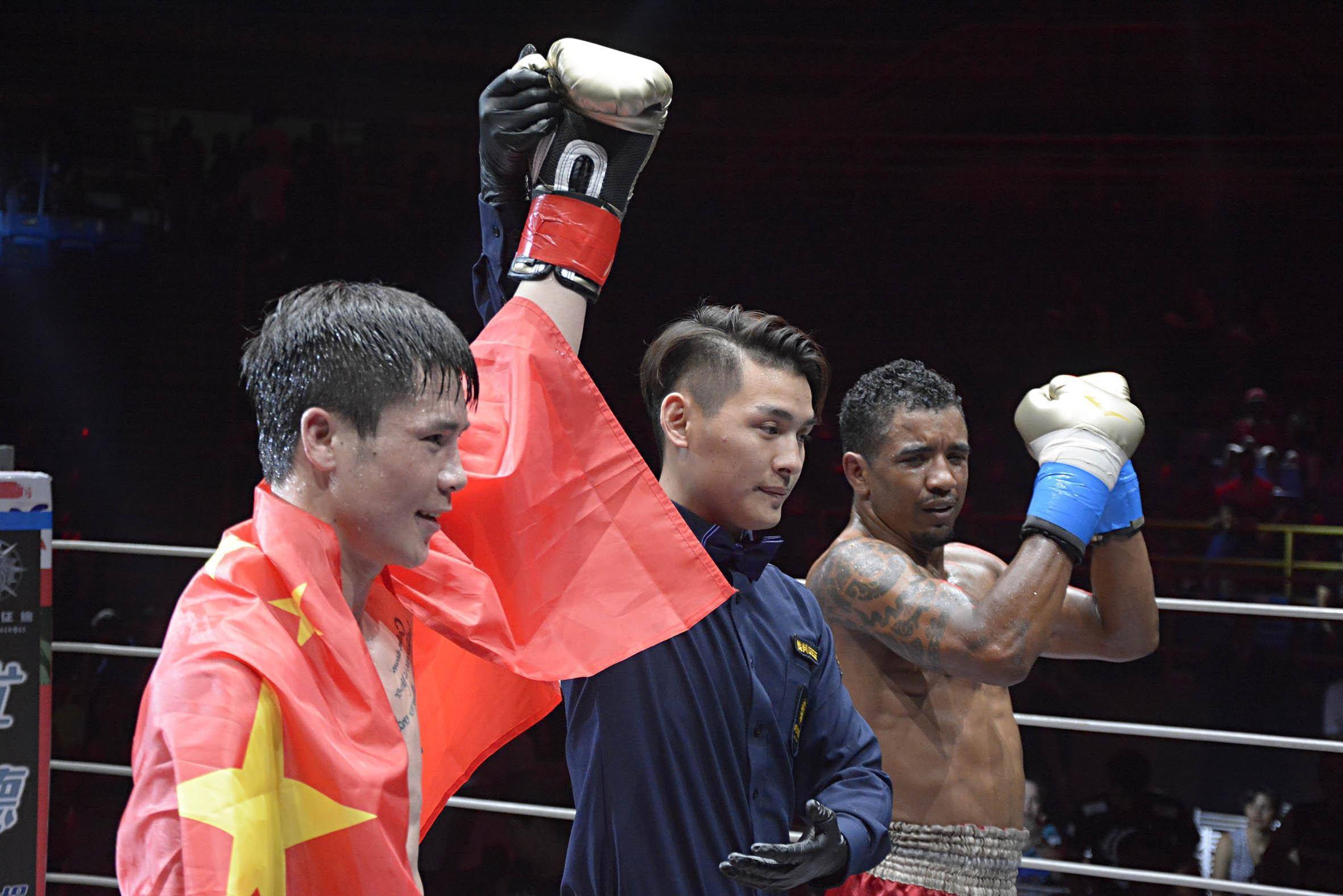 他是中国格斗的骄傲,邱建良打到国外,占据榜单,羽量级没有对手