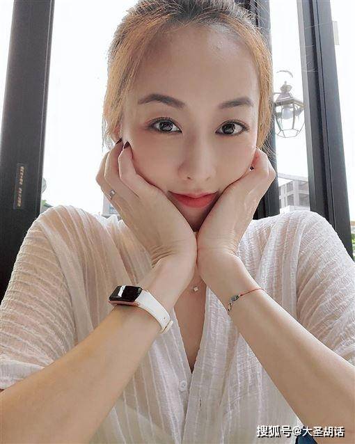 女神夏语心"调皮视角"送雪糕,网友一看羞羞哒!_照片