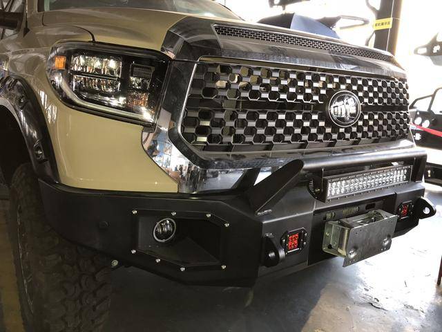 丰田不死皮卡再度升级实拍2020款坦途