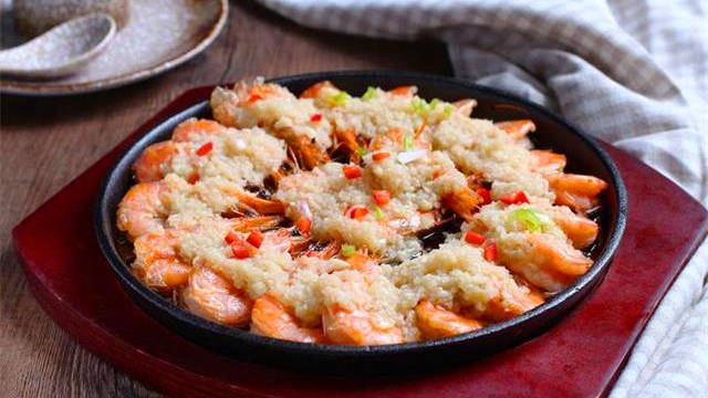 鲜嫩味美的蒜蓉粉丝虾你会吗?如果还不会,那还不快进来学