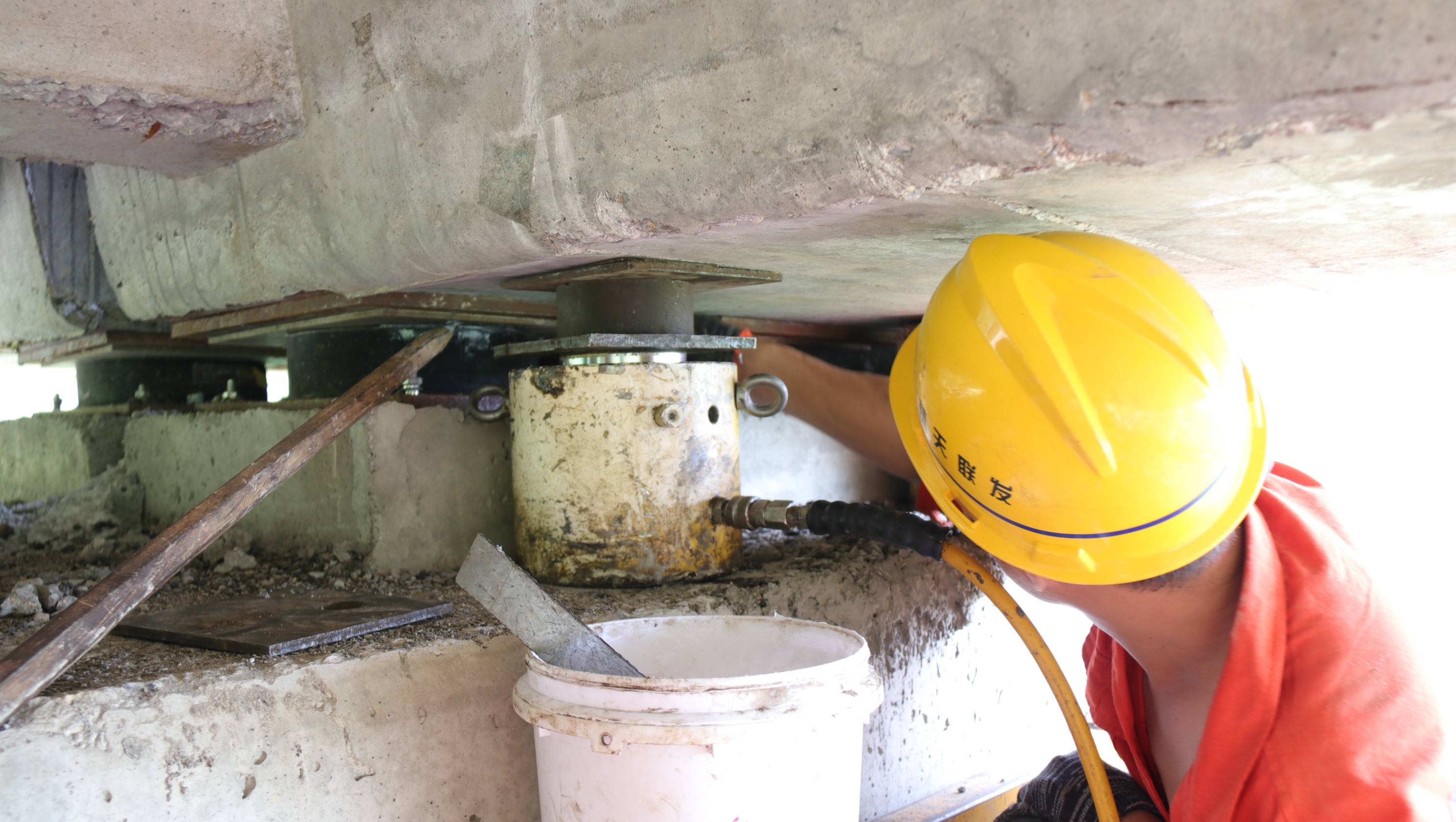 让我们进一步地了解了梁柱,盖梁,桥台,垫石和挡块的部位和结构,以及