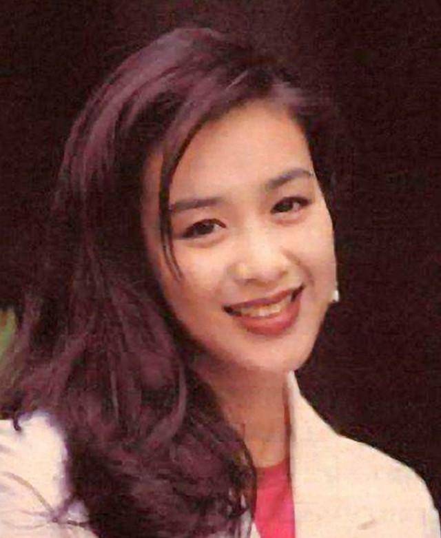 钟丽缇:8任男友3次婚姻,50岁心态如少女,终爱情事业双丰收_申贤俊