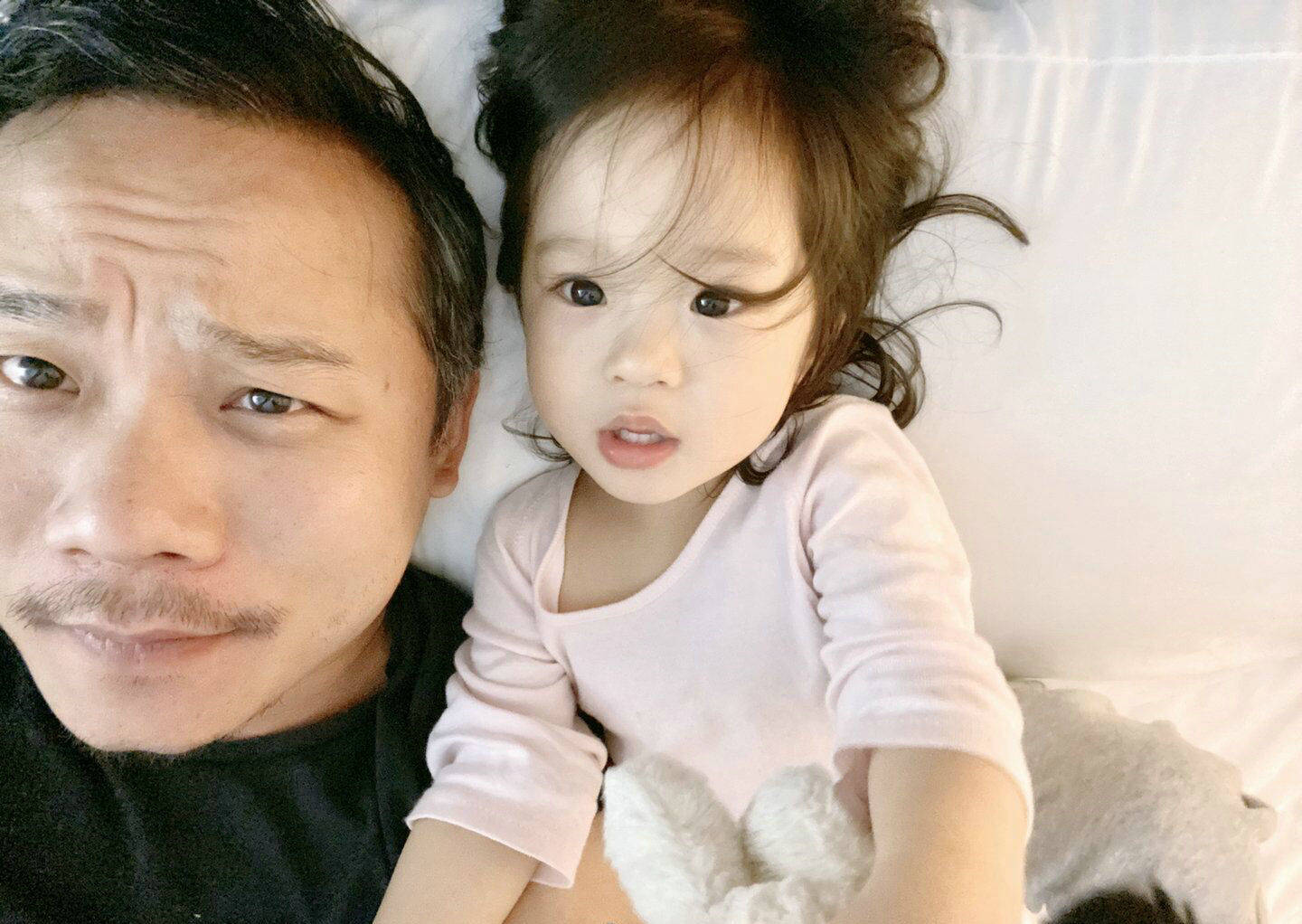 原创王智老公尤奕发长文告白看到他老公的真实身份也太过低调了