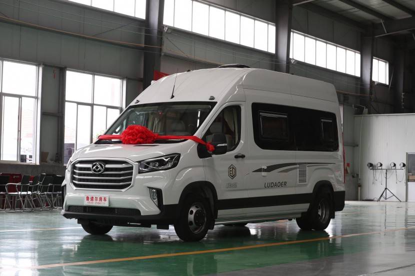 新车发布:鲁道尔大通v90-b型房车"炫颜"上市, 快来围观