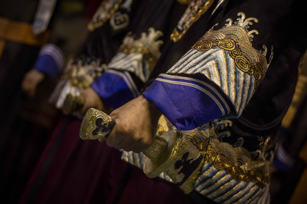 御前侍卫为什么可以带刀剑接近皇帝