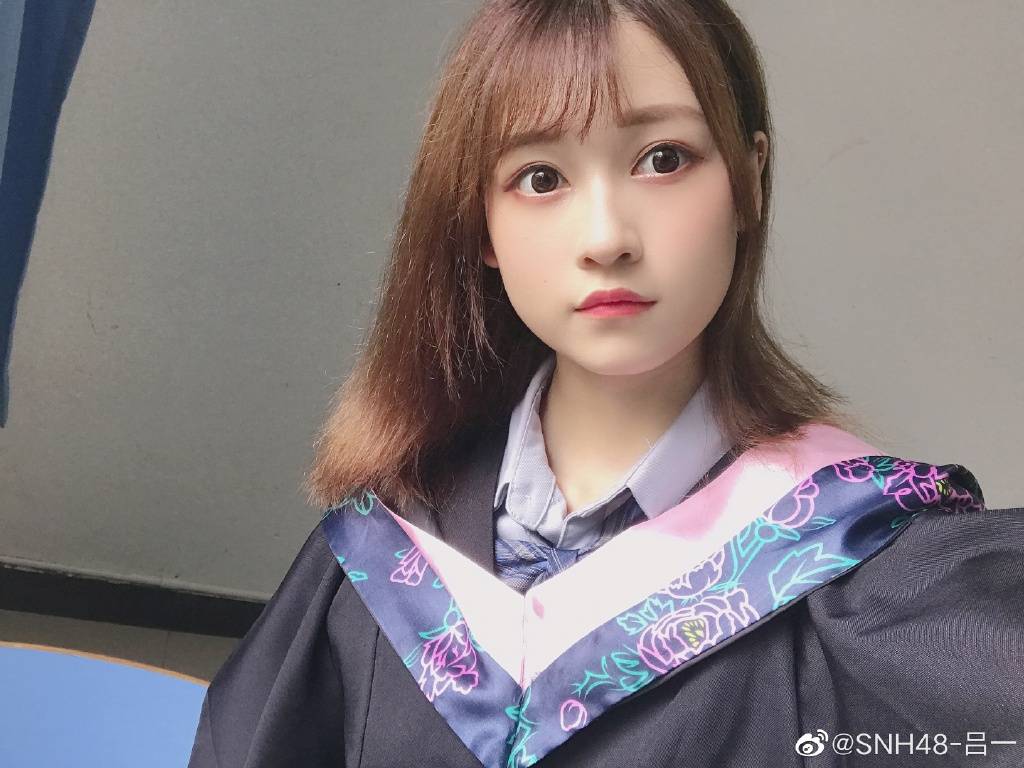 女团snh48吕一的图集