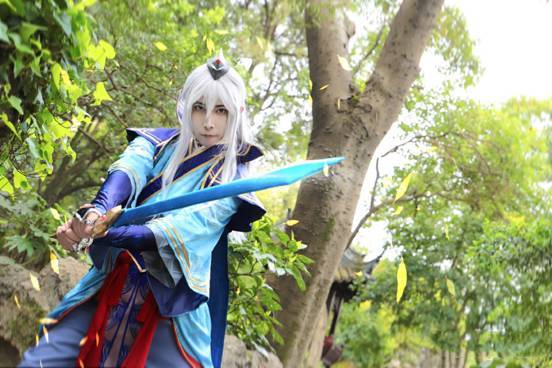 直接去拍仙剑奇侠传吧,这个剑仙男刀cos太帅了