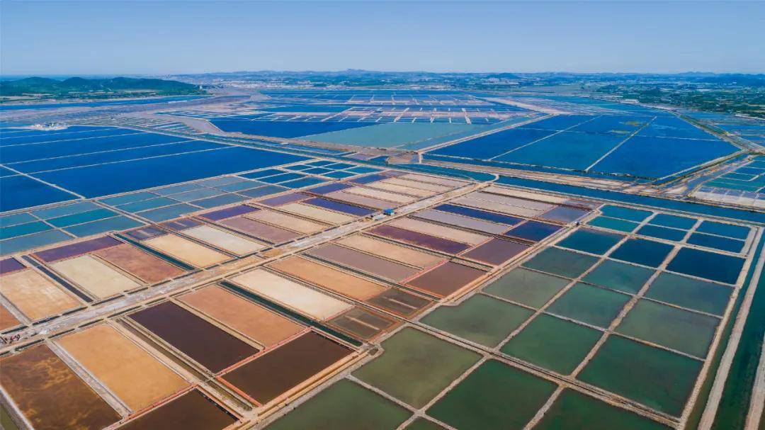 壮哉!大连万亩彩色盐田,就在我们身边