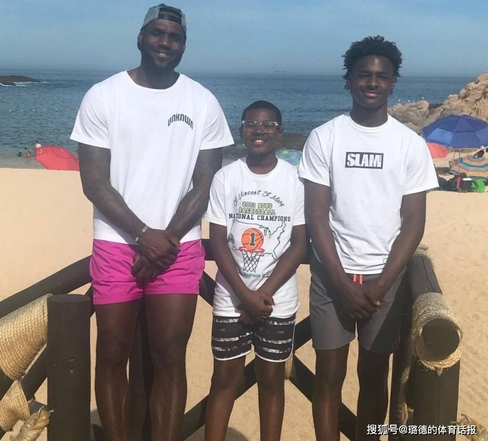 原创詹姆斯妻子为老公送祝福,布朗尼晒父子合照:我爱你,爸爸