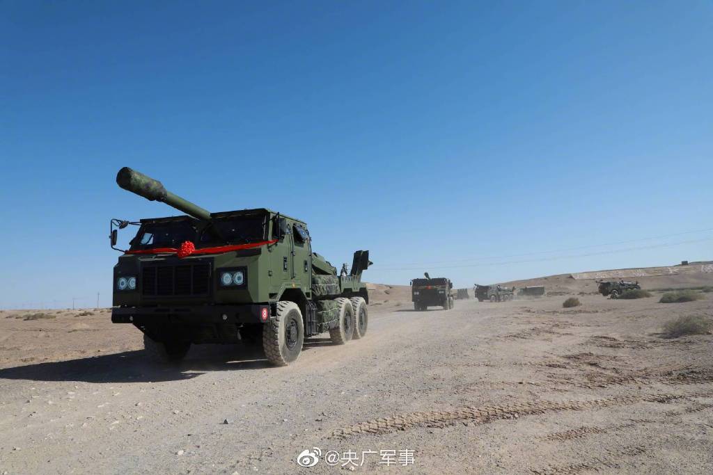 南部战区陆军某旅列装新型卡车炮