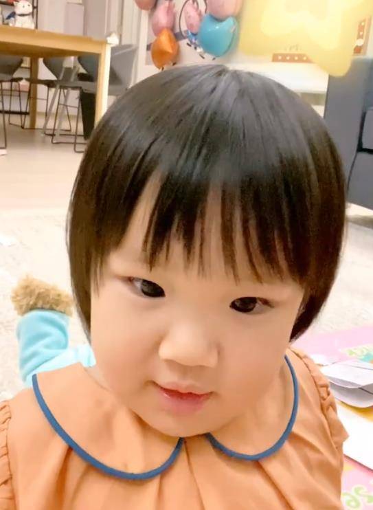 王祖蓝女儿才是逆袭式生长完美避开爸爸基因和妈妈长得一模一样