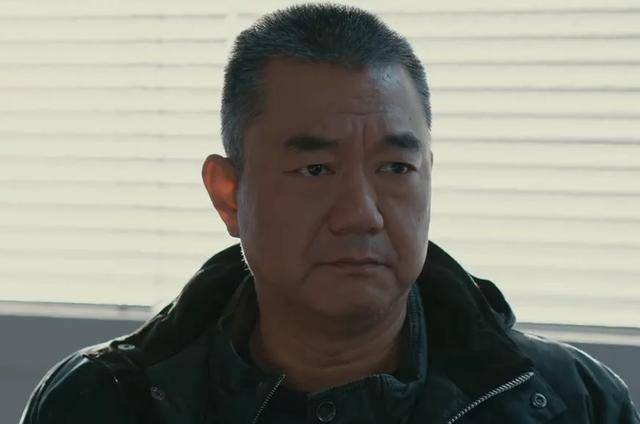 原创三叉戟人物分析之大棍子:讲道义的正直警察,重情重义的好兄弟