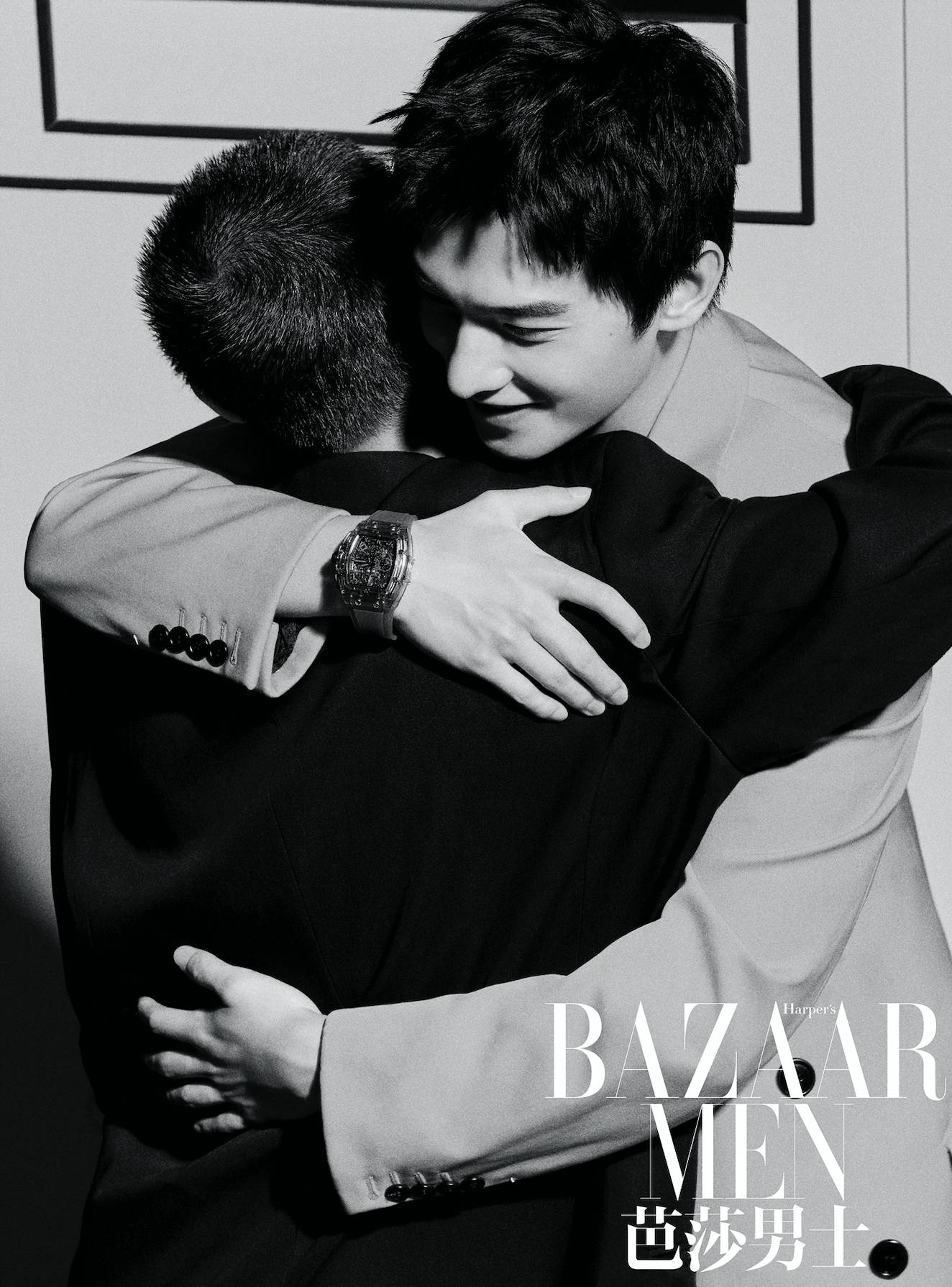 杨洋芭莎男士拥抱主题大片上线传递温暖彰显超强感染力