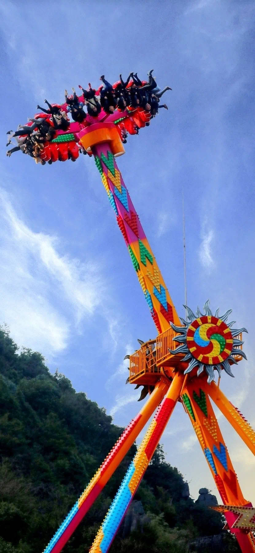 重庆万盛黑山之巅,竟让有一座"世界第一空中悬廊",勇敢者的冒险就此