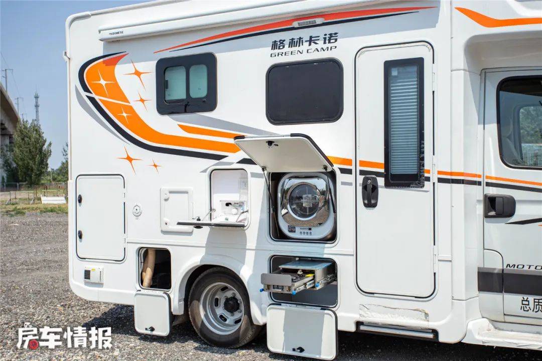 真正的6座6卧房车墙壁隐藏2米大床能睡3人大冰箱洗衣机全配齐