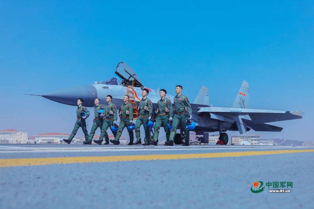 征兵季丨海军航空兵给有志愿的你一封信请查收
