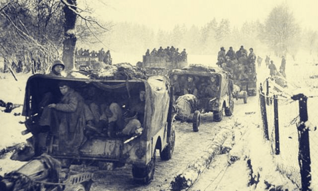 德军穿越阿登森林图片