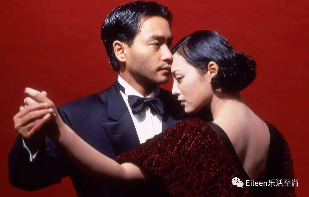 1996年,宁静和张国荣搭档出演香港电影《新上海滩》,担纲女主角冯程程