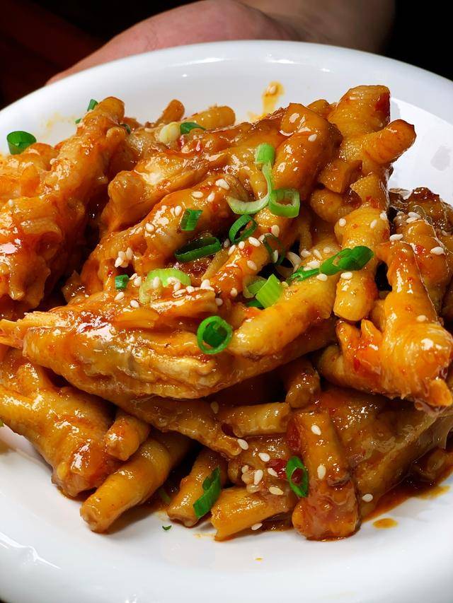 长春新开家龙虾馆,臭豆腐,凤爪,牛蛙嗷嗷好吃,天天排队爆满