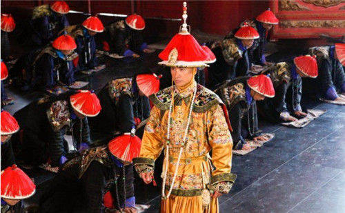 古代官员上朝时为何不吃早饭而是要在嘴里含一片人参