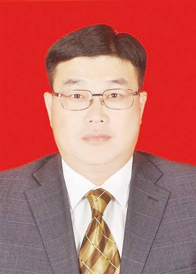 高亮卧龙区教体局党组书记,局长市第五完全学校高中部校长市十大杰出