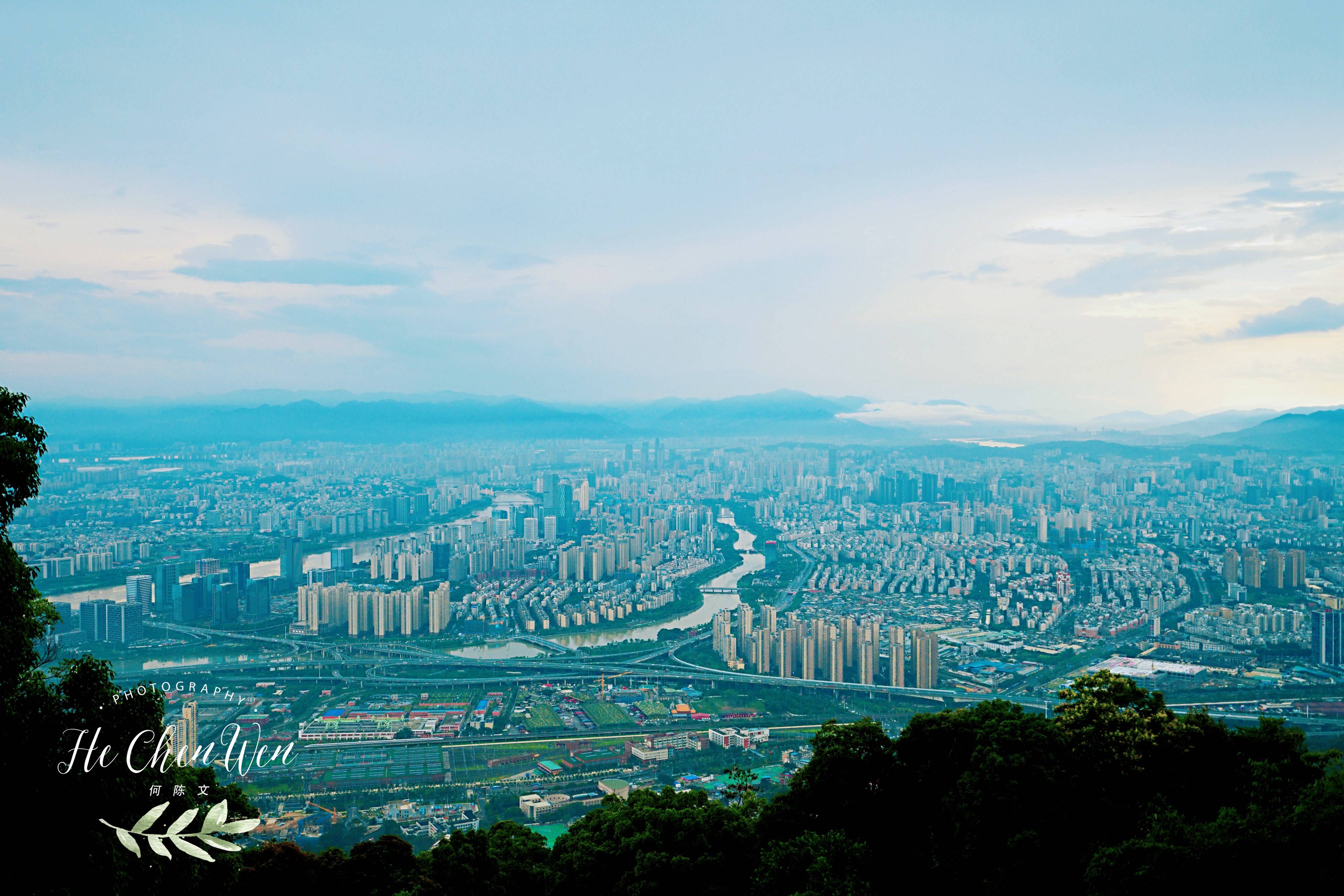 鼓岭位于福州晋安区宦溪镇,1886年由西方传教士开辟,距福州市中心约13