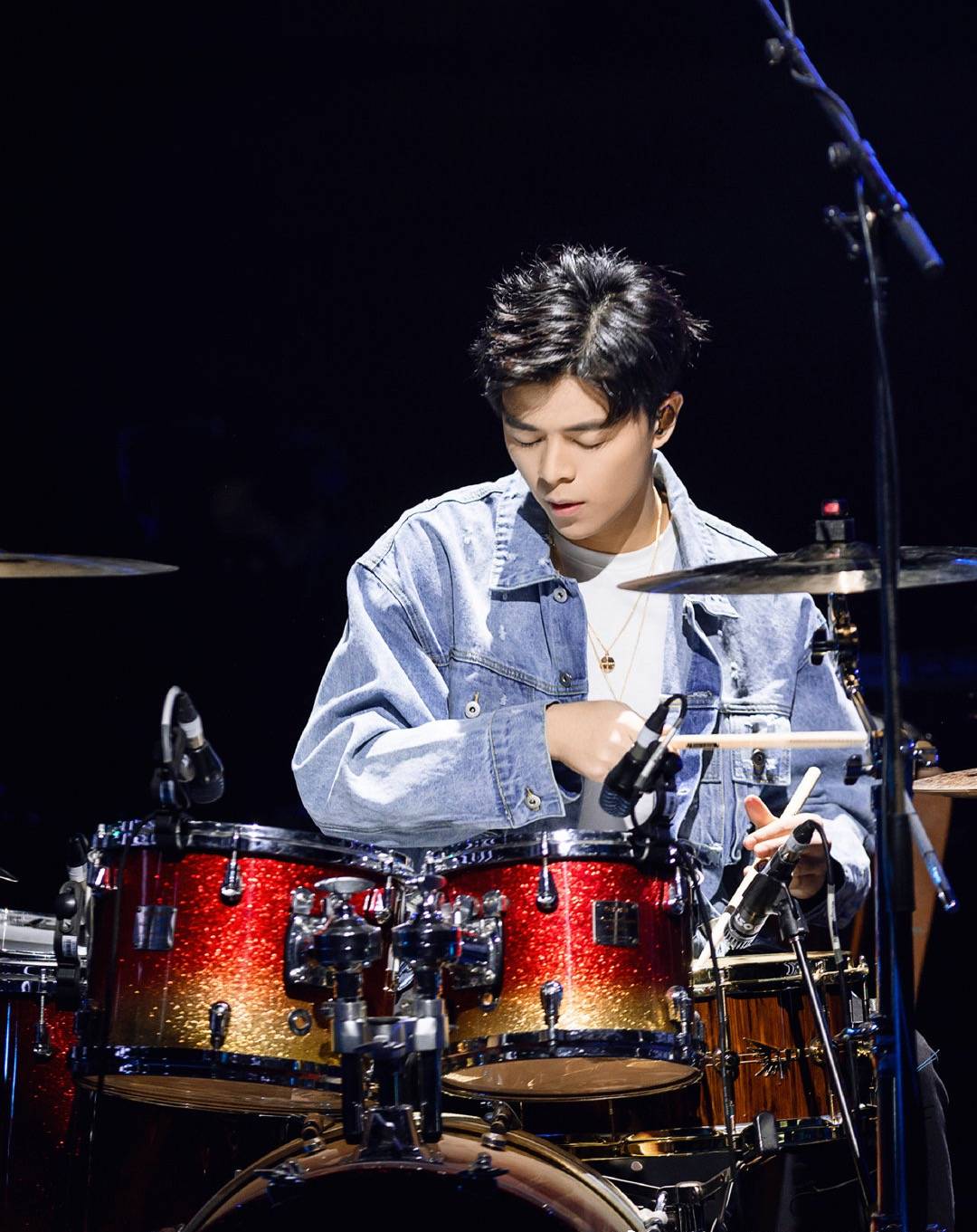 鼓手李立楠