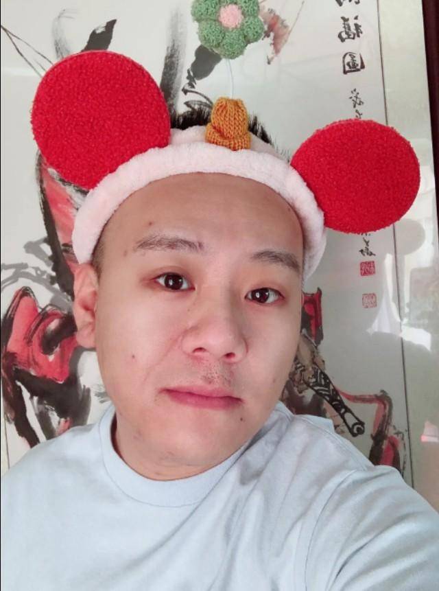 原创嘻哈陈曦自封忍者神龟竹海闲游破洞裤放飞新发型不忍直视