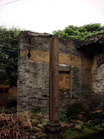 依山傍水现沧桑——平南范家大院