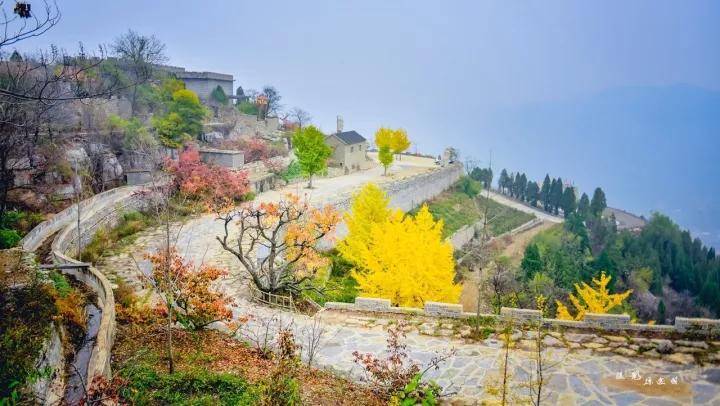 九间棚景区位于平邑县地方镇,范围包括了九间棚村及所在的天宝山区.