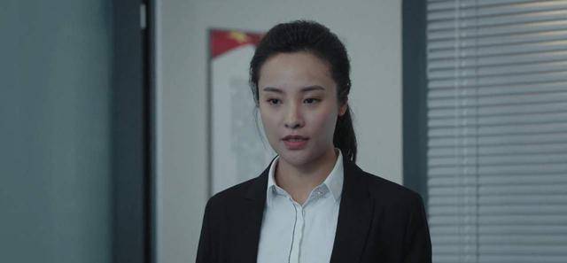 《燃烧》中的她,开局以为是王者,没想到却是个青铜_方菲