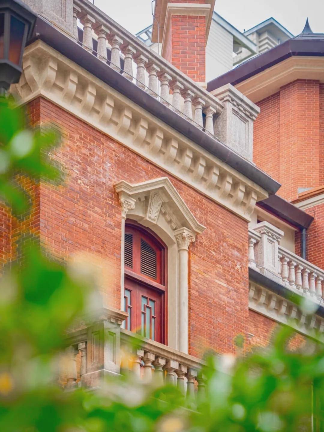 原创盘点魔都"会跑"的传奇建筑,知道一半算你赢!