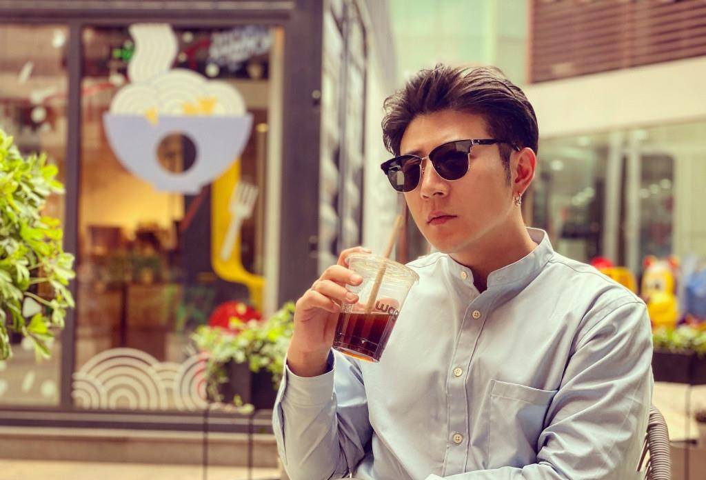 原创嘻哈包袱铺男团成立,沿袭高晓攀痞帅风,团歌歌词却让人产生不适