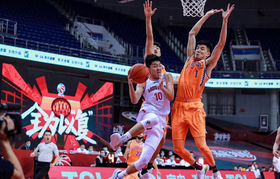 麦卡勒姆27分8助攻,CBA上海男篮105-101胜广州-搜狐大视野-搜狐新闻