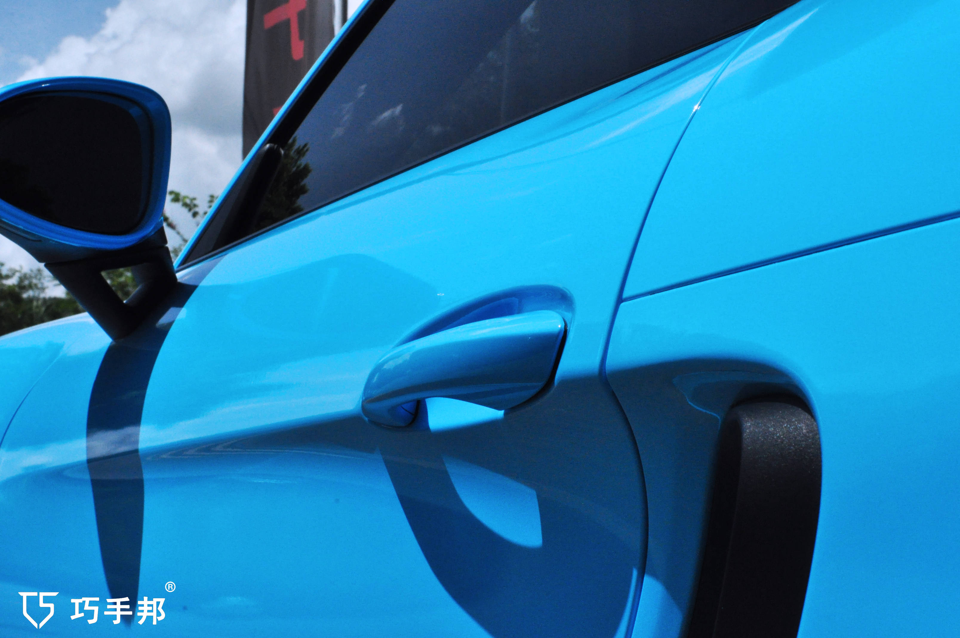 施工地址:广东省江门市建设二路114号巧手邦施工门店:巧手邦汽车贴膜