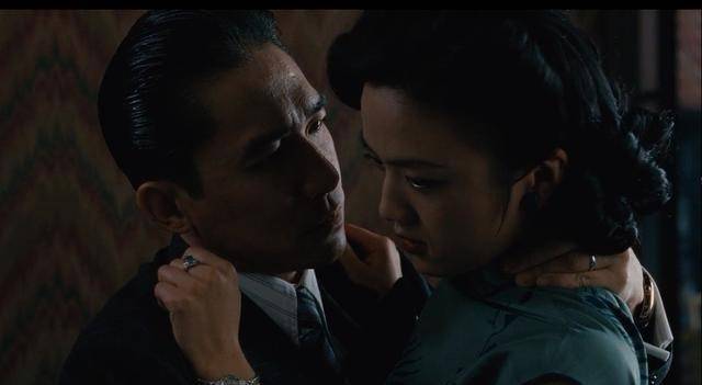 《色·戒》中,汤唯和梁朝伟的"假戏真做"是为了艺术献身?