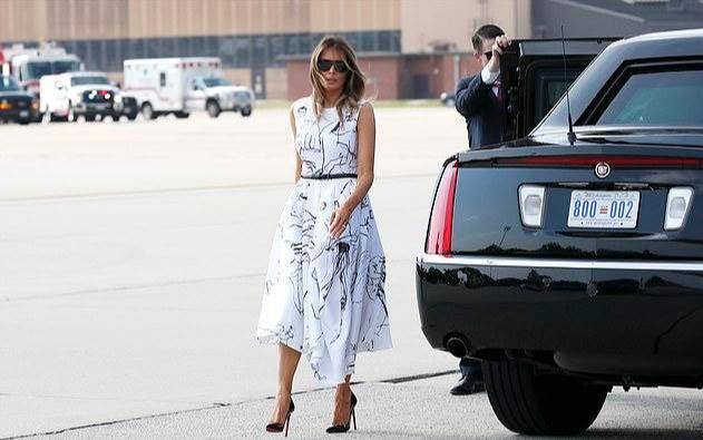 梅拉尼娅穿1万7涂鸦裙遭群嘲还牵连了特朗普走小清新路线失败